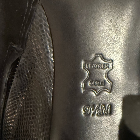 Tory Burch Black and Navy leather and Suede Heeled Booties Size 9.5M - Picture 7 of 9